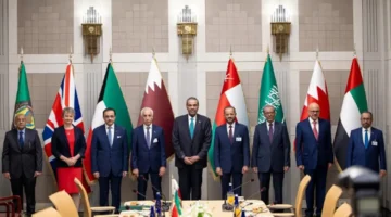 مجلس التعاون وبريطانيا يجددان التزامهما بتعزيز السلام وحل النزاعات إقليمياً ودولياً
